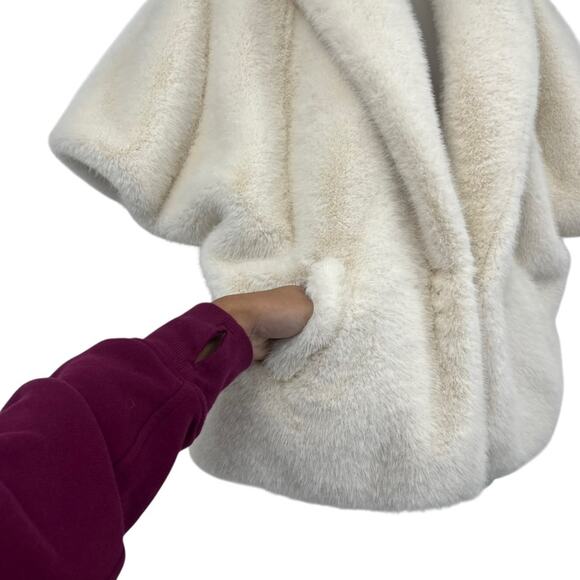 Gemma Layne Cream White Faux Fur Cape Shawl Collar Dolman Sleeves One Size - Picture 5 of 11